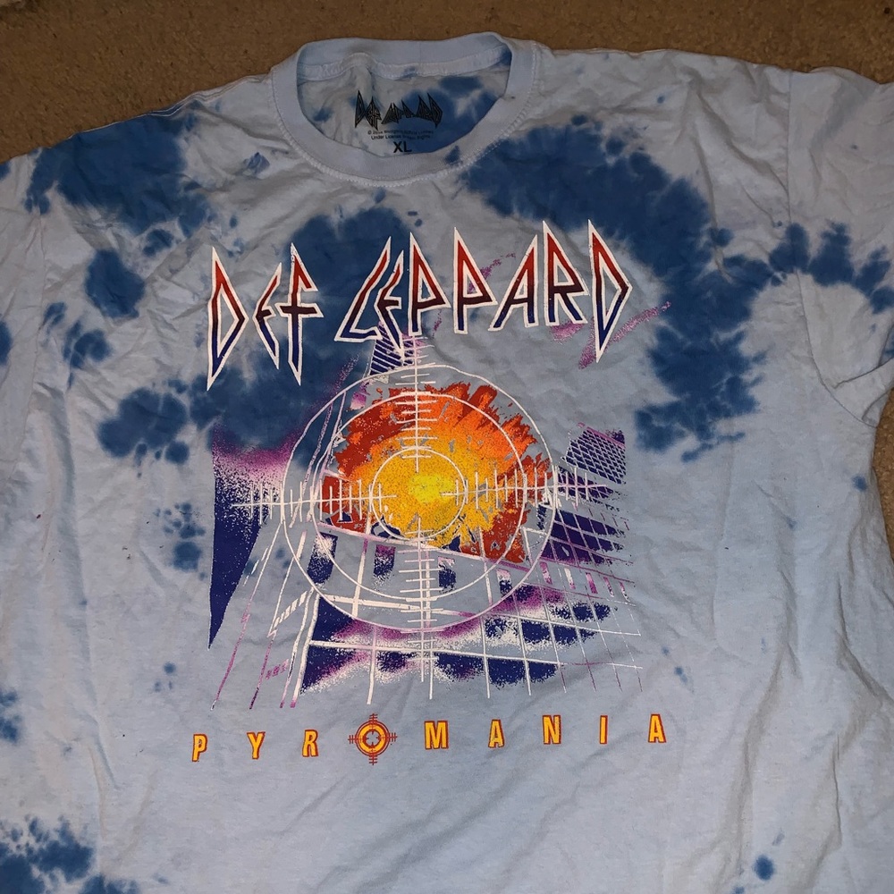 Graphic T
